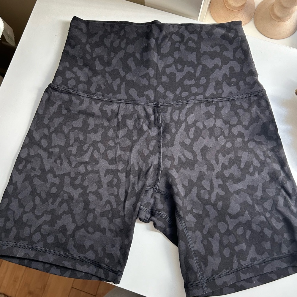 lululemon align 6’ biker shorts